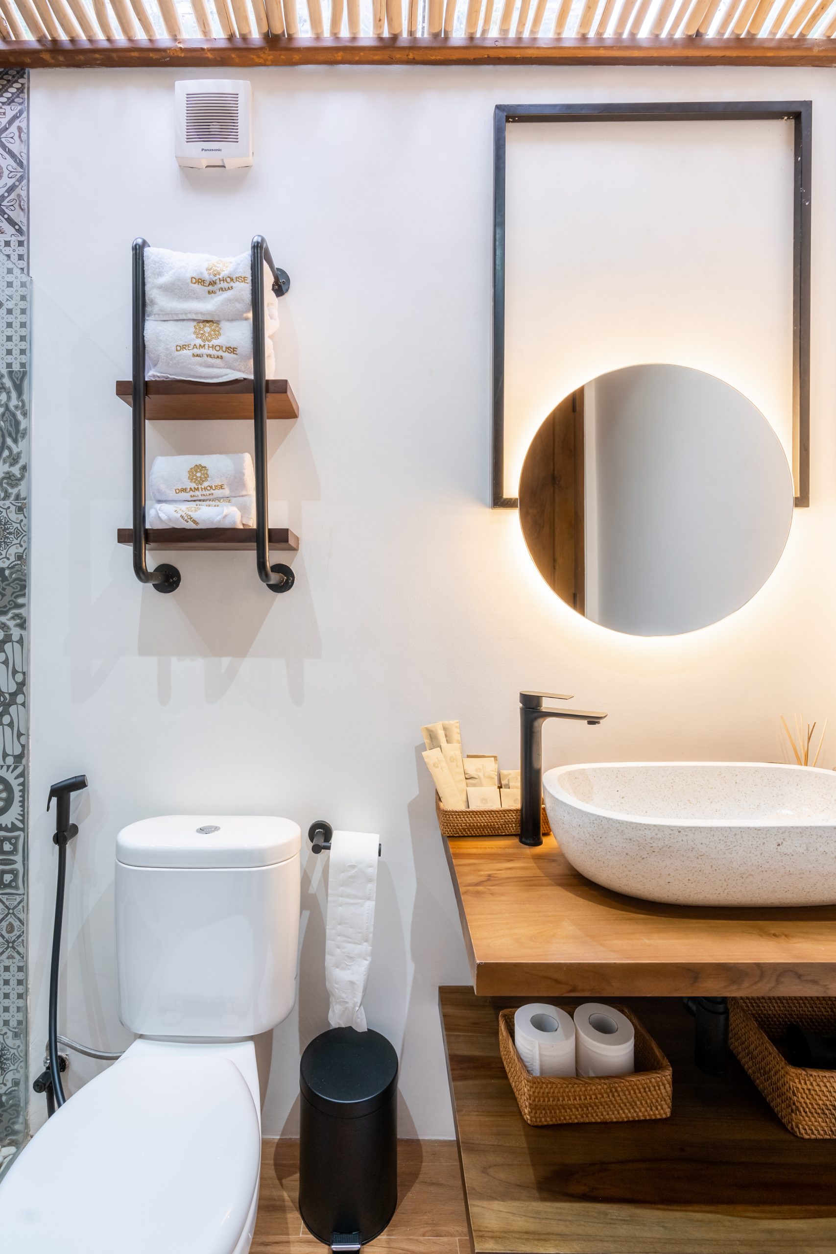 02 Bathroom 02