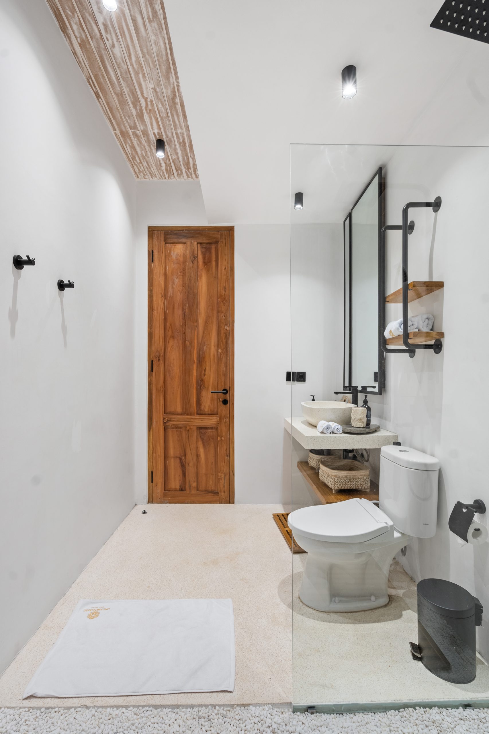 02 Bathroom 02