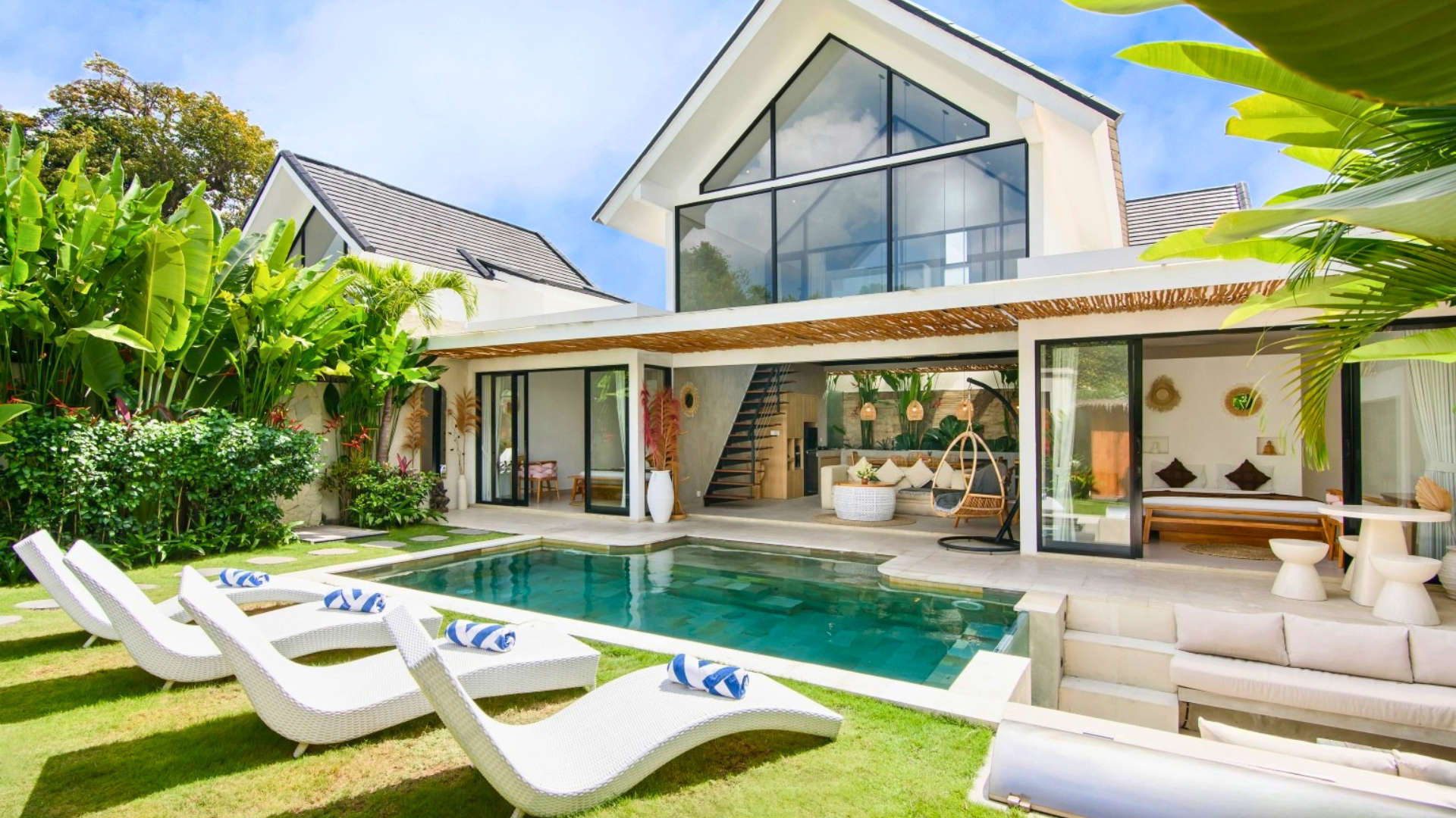 4 Bedroom Villa for Sale in Umalas Bali | Stylish Leasehold Investment Villa Near Canggu