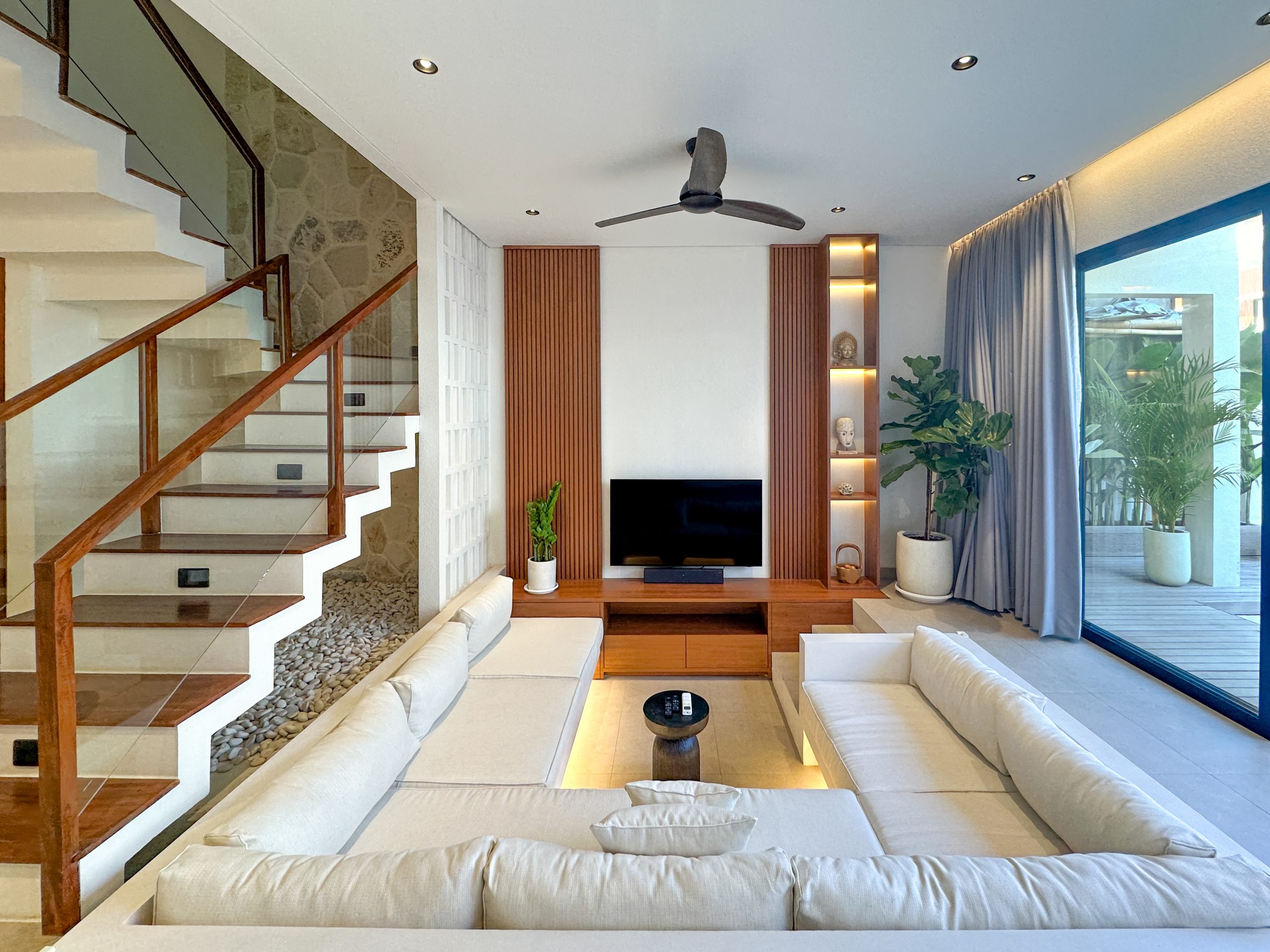 Modern Tropical 2BR Villa in Canggu with Rooftop & Private Pool