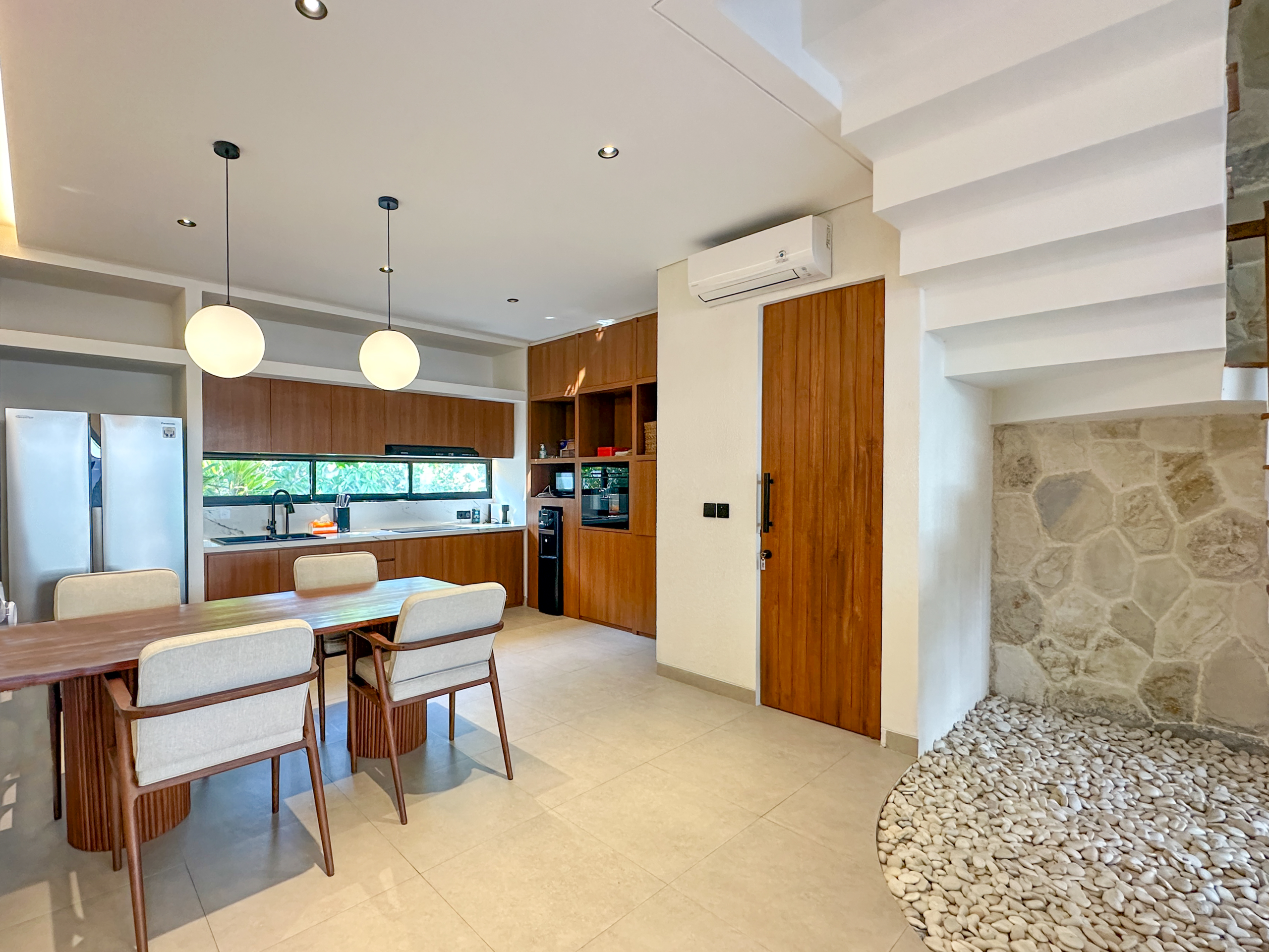 Modern Tropical 2BR Villa in Canggu with Rooftop & Private Pool